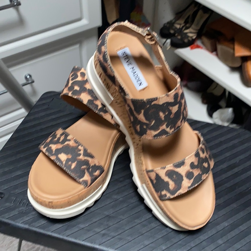 Steve Madden leopard print sandals worn once!!
